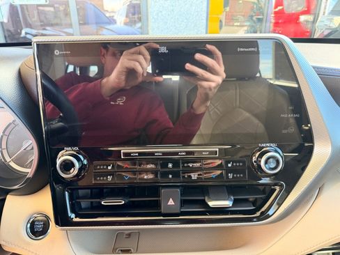 Used 2022 Toyota Highlander Platinum image 15