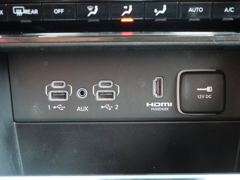 Used 2023 Jeep Grand Cherokee 4WD 4xe image 36