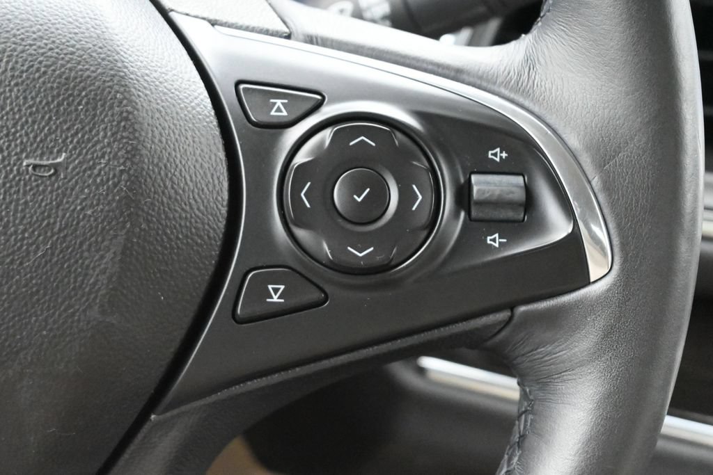 Used 2018 Buick Enclave Premium w/ Experience Buick Package FWD image 8