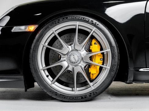 Used 2010 Porsche 911 GT3 RWD image 11