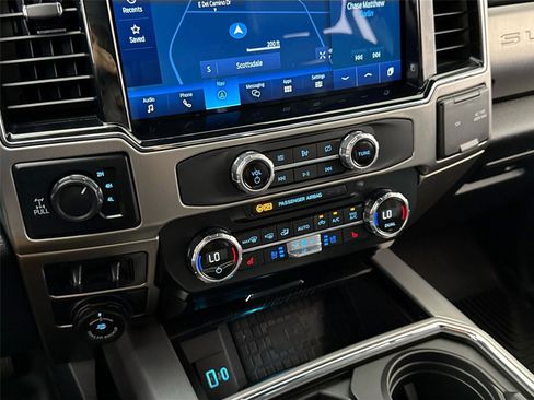 Used 2022 Ford F350 Platinum w/ FX4 Off-Road Package AWD/4WD image 20