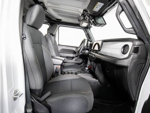 Used 2024 Jeep Wrangler Willys image 10