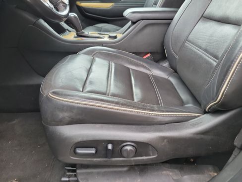 Used 2018 GMC Acadia Denali w/ Technology Package image 5