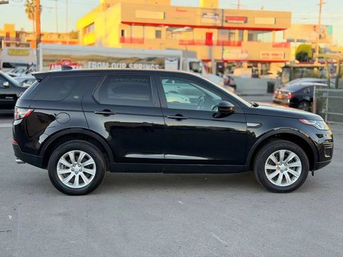 Used 2018 Land Rover Discovery Sport SE image 19