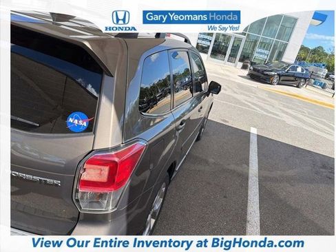Used 2018 Subaru Forester 2.5i Touring AWD/4WD image 15