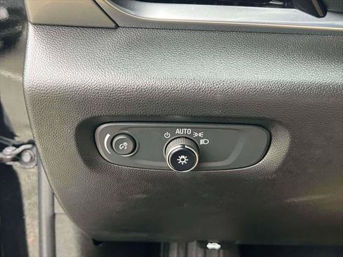 Used 2023 Chevrolet Traverse LT image 19