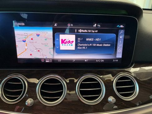 Used 2020 Mercedes-Benz E 350 Sedan image 24