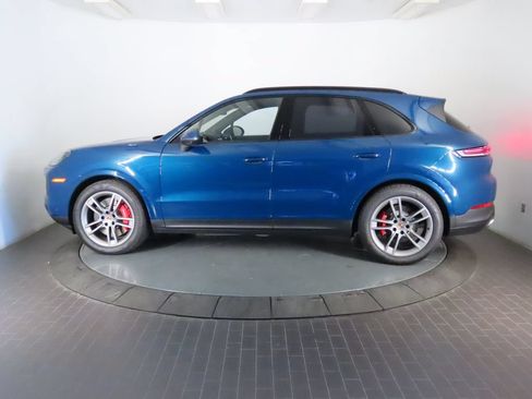 Certified 2026 Porsche Cayenne S AWD/4WD image 2
