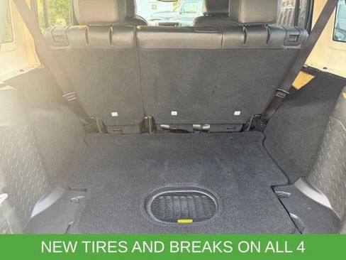 Used 2018 Jeep Wrangler Unlimited Sport AWD/4WD image 10
