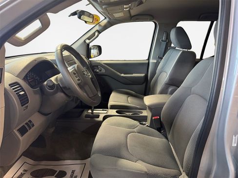 Used 2014 Nissan Frontier S image 12