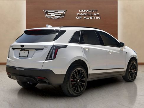 Used 2026 Cadillac XT5 Sportv w/ LPO, Onyx Lite Package AWD/4WD image 4