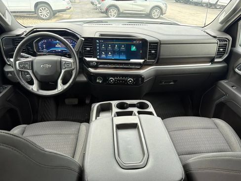 Used 2022 Chevrolet Silverado 1500 RST w/ Z71 Off-Road Package AWD/4WD image 17