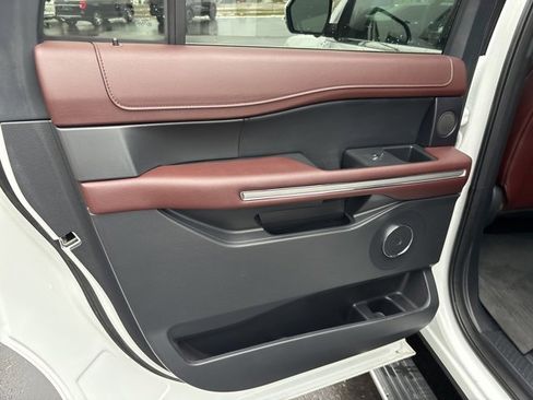 Used 2024 Ford Expedition Max Limited image 26