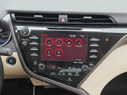 Used 2019 Toyota Camry XLE FWD image 19