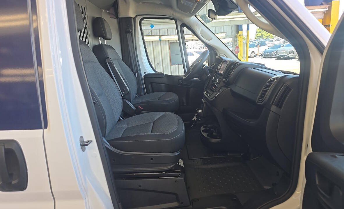 Used 2023 RAM ProMaster 2500 FWD image 11