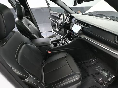 Used 2024 Jeep Grand Cherokee Limited w/ Luxury Tech Group II AWD/4WD image 51