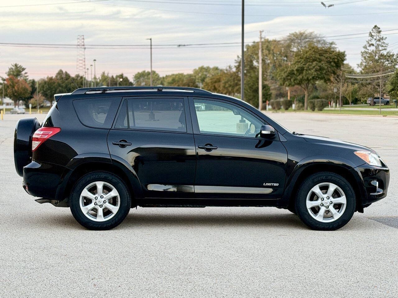 Used 2012 Toyota RAV4 Limited w/ Premium Plus Value Pkg AWD/4WD image 4