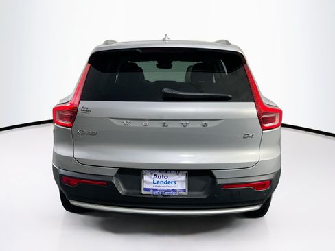 Used 2023 Volvo XC40 B4 Plus w/ Driver Assist Package FWD image 6
