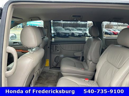 Used 2007 Toyota Sienna XLE image 26