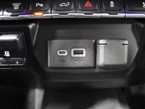 Used 2021 Chevrolet Silverado 2500 LT w/ Texas Edition image 53