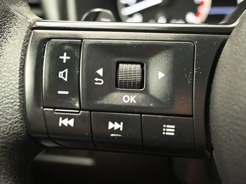 Used 2023 Nissan Rogue S FWD image 22