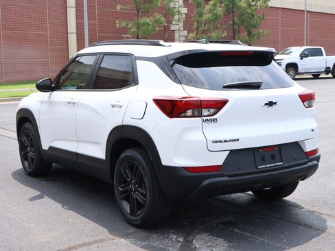 New 2026 Chevrolet TrailBlazer LT w/ Convenience Package FWD image 6