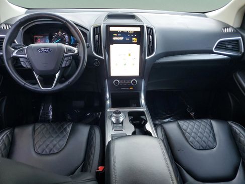 Used 2024 Ford Edge Titanium image 9