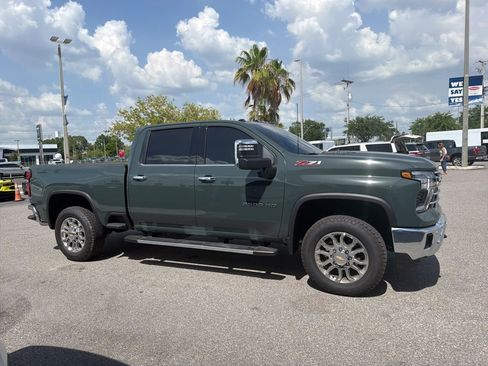 Used 2025 Chevrolet Silverado 2500 LTZ w/ LTZ Convenience Package AWD/4WD image 4