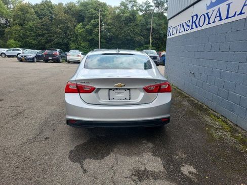 Used 2017 Chevrolet Malibu LT w/ Leather Package image 7