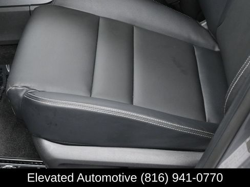 Used 2025 Nissan Rogue SL AWD/4WD image 16