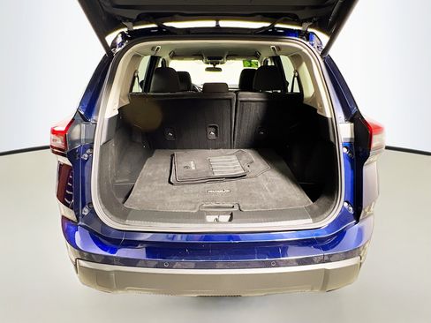 Used 2024 Nissan Rogue SV FWD image 34