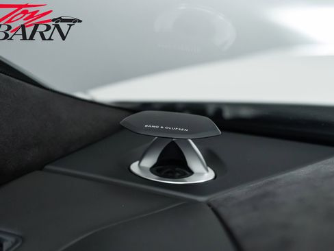 Used 2022 Lamborghini Urus AWD/4WD image 33