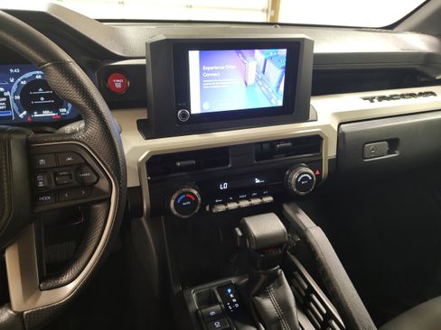 Used 2024 Toyota Tacoma TRD Off-Road image 7