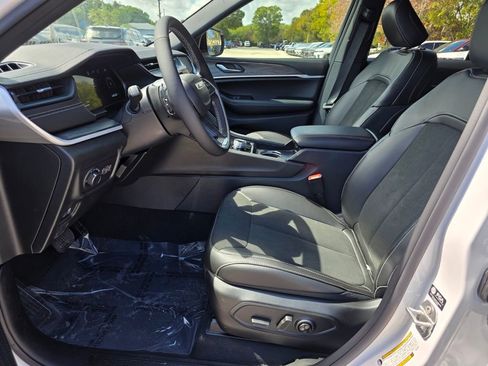 New 2026 Jeep Grand Cherokee Altitude RWD image 12