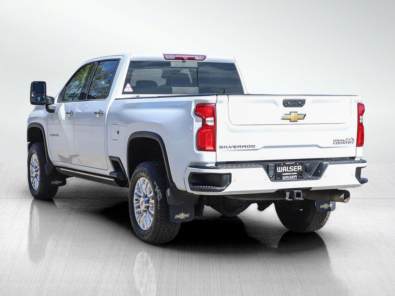 Used 2022 Chevrolet Silverado 2500 High Country w/ Safety Package II AWD/4WD image 3