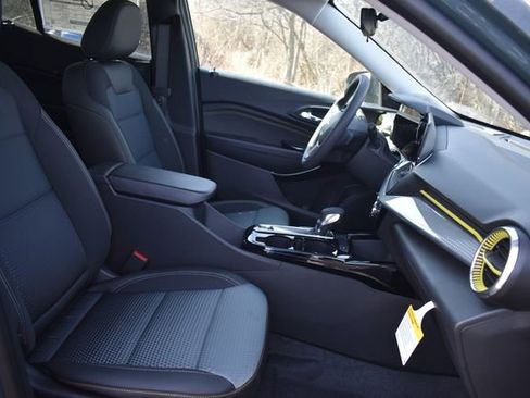 New 2026 Chevrolet Trax LT w/ LPO, Blackout Package image 13