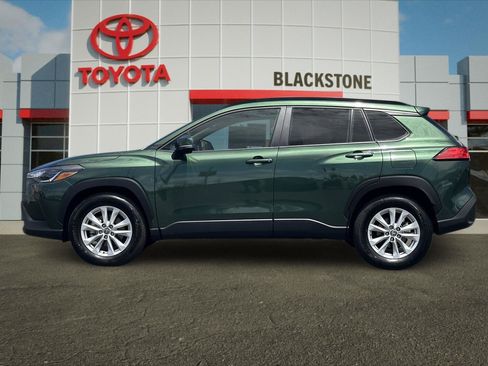 Used 2022 Toyota Corolla Cross LE AWD/4WD image 6