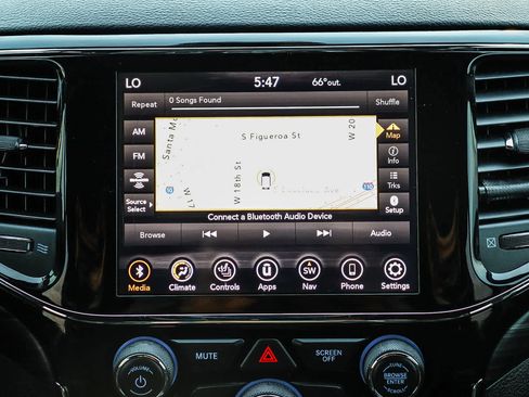 Used 2019 Jeep Grand Cherokee Laredo w/ Laredo X Package image 14