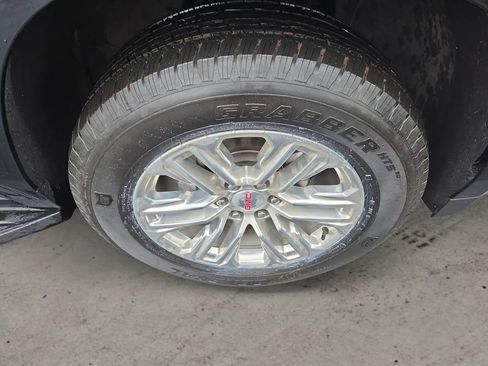 Used 2021 GMC Yukon SLT w/ SLT Premium Package image 9