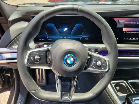 Certified 2023 BMW i7 xDrive60 AWD/4WD image 16