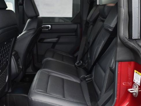 New 2025 Ford Bronco Badlands image 12