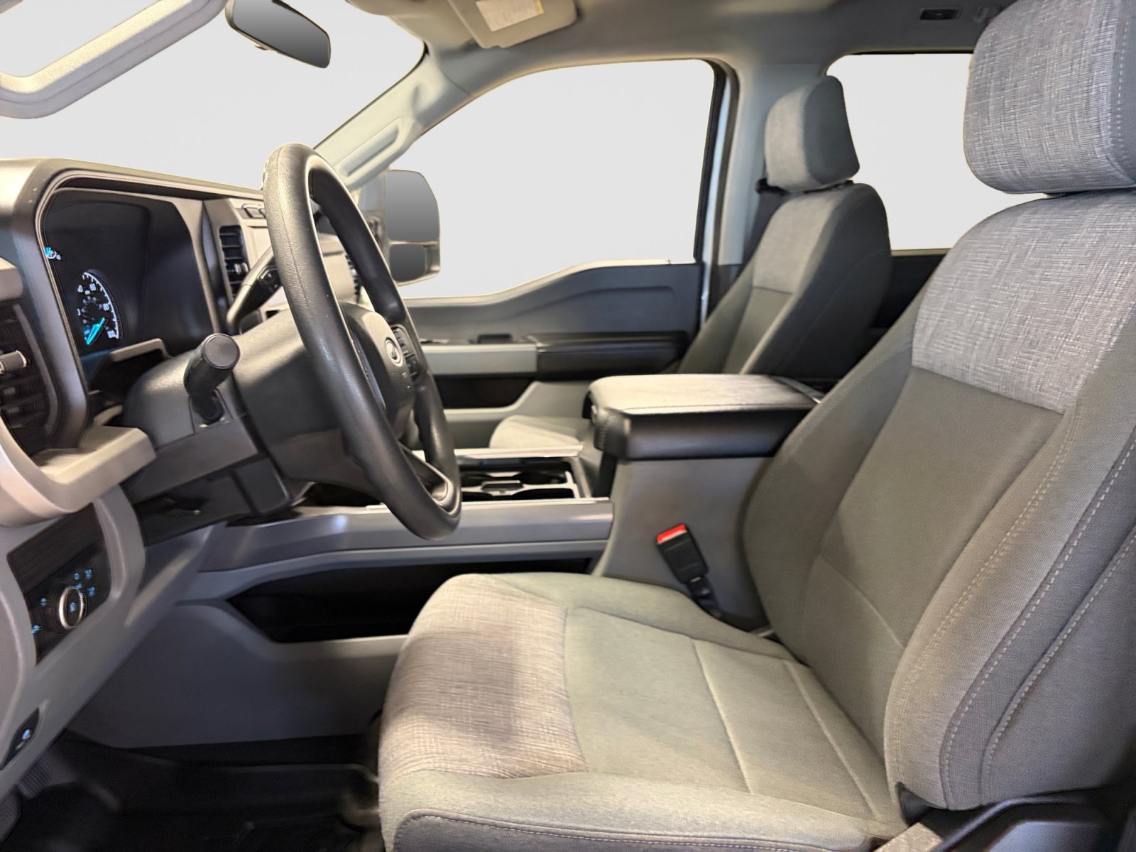 Used 2024 Ford F250 XLT w/ FX4 Off-Road Package AWD/4WD image 9