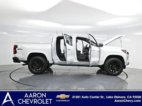 New 2025 Chevrolet Colorado Z71 w/ Midnight Edition image 3