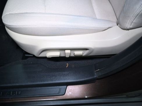 Used 2019 Subaru Outback 2.5i Premium image 25