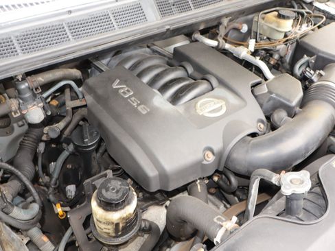 Used 2004 Nissan Titan LE AWD/4WD image 19
