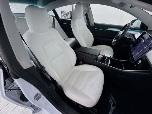 Used 2018 Tesla Model 3 Long Range image 18