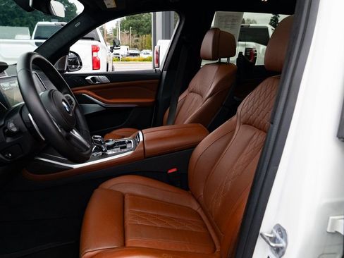 Used 2022 BMW X7 M50i image 20