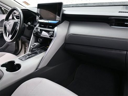 Used 2024 Toyota Venza LE image 26