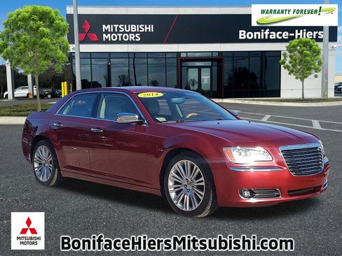 Used 2014 Chrysler 300 C image 1