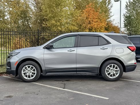 Used 2024 Chevrolet Equinox LS image 7